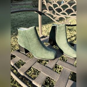 White MT women's booties